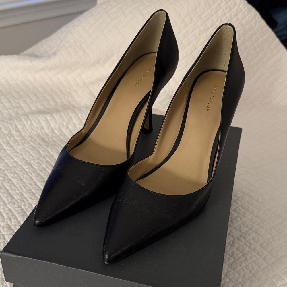 Ann Taylor Black Pointed Toe Heels